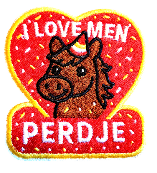 Borduurembleem I Love Men Perdje – vrolijk rood hart met feestelijk paardje, handgemaakt in Rosmalen door Oetel.Club.