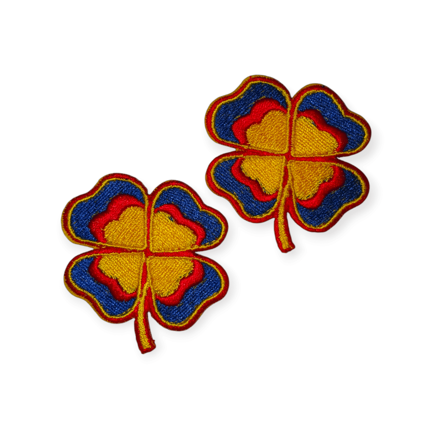 Oeteldonk π Klavertje Vier Patch β Rood - Geel - Blauw (5 cm) rwg - Oetel.club