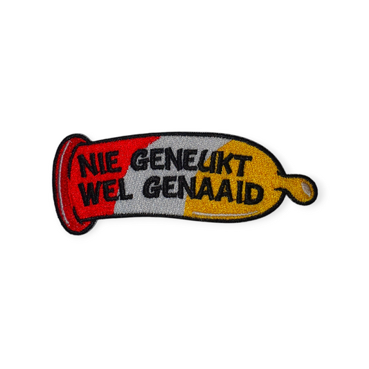 Oeteldonk embleem Nie geneukt wel genaaid