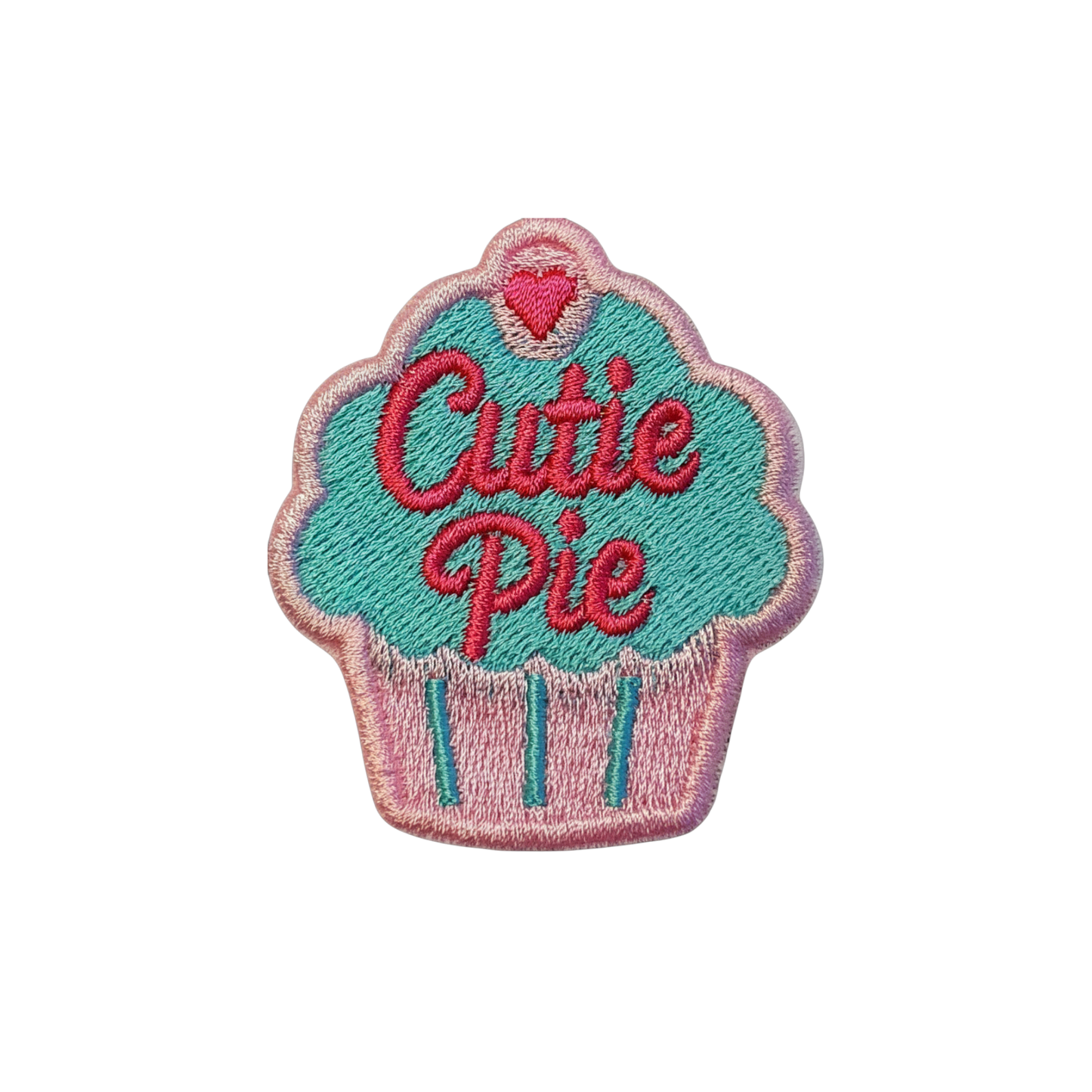 Cutie Pie pastel cupcake embleem roze rood borduurembleem van OetelClub Rosmalen ❤️🤍💛