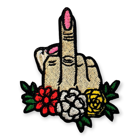 middelvinger patch met roze nagels en bloemen humor embleem 😈💅🌸❤️🤍💛