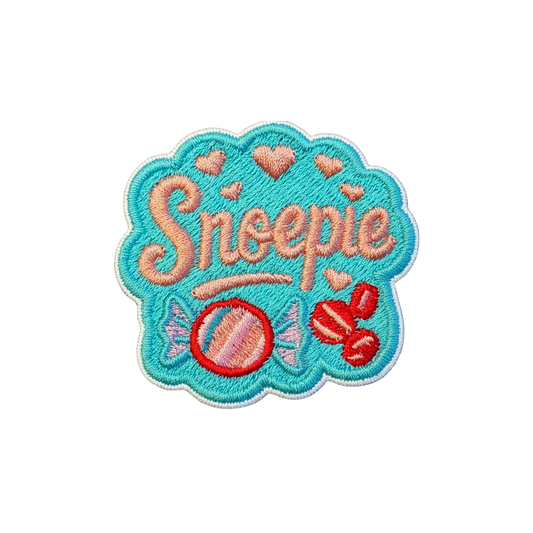 Snoepie pastel candy embleem turquoise roze rood lila borduurembleem van OetelClub Rosmalen ❤️🤍💛